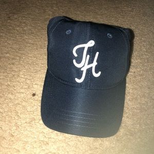 Tommy Hilfiger hat